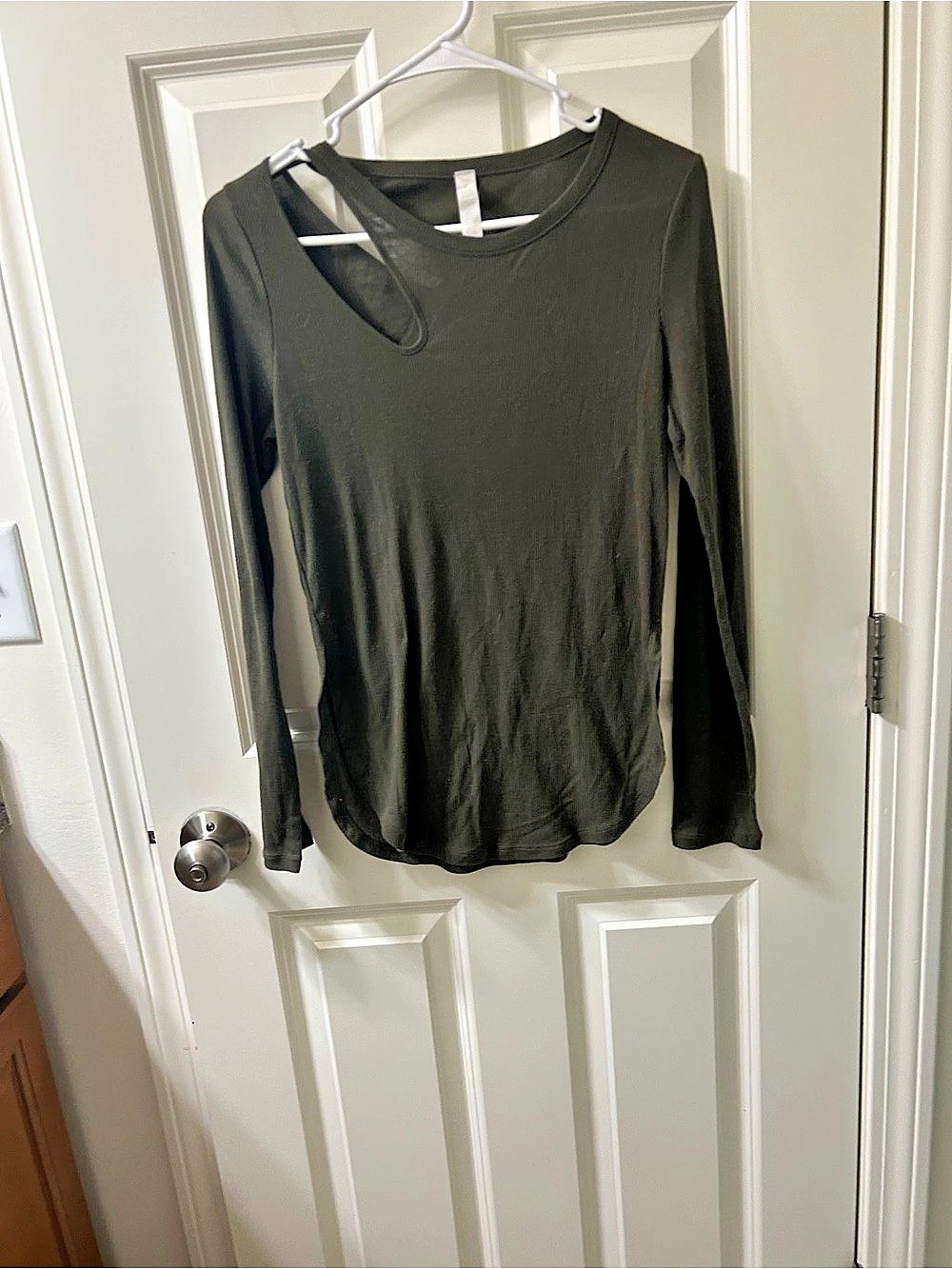 alo Long Sleeve Cutout Top in Black Like New